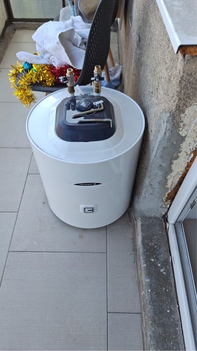 Boiler Ariston electric aproape ca si nou