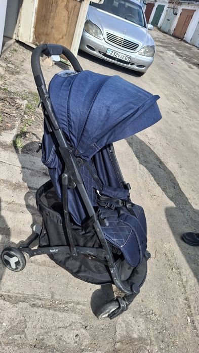 Продам компактную коляску