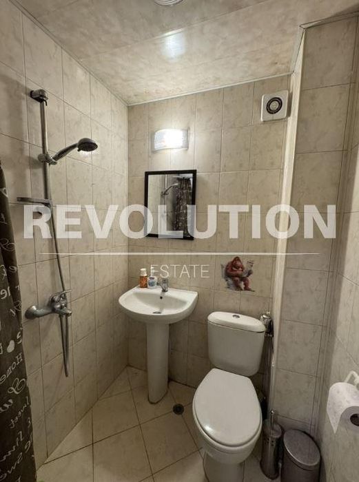 Дава се под наем Двустаен апартамент в Варна, Център - 60 кв.м за 518.67 € - Снимка #5