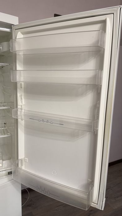 Холодильник Zanussi