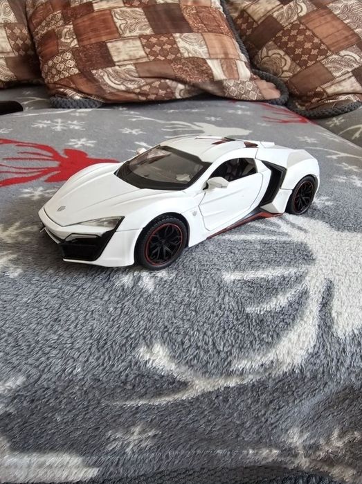 Macheta metalica lykan hypersport 1:24 noua