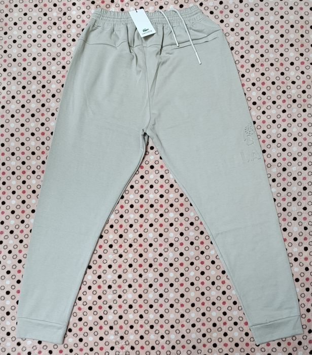 Vând pantaloni noi de bărbați Lacoste