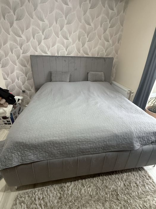 Pat tapitat cu saltea de 1800x2000