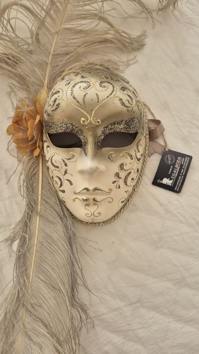 Продам венецианскую маску