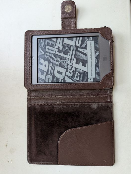 Kindle Touch электронная книга (4 gen)