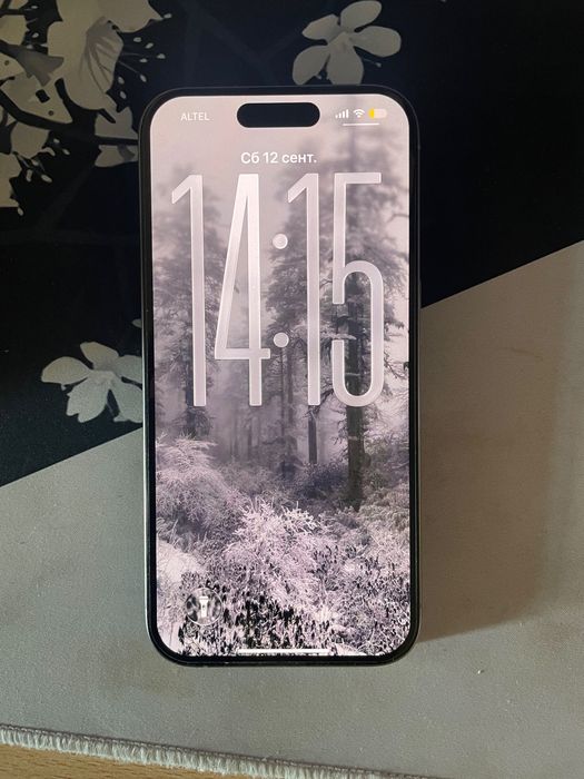 Iphone 15 pro 82% аккум