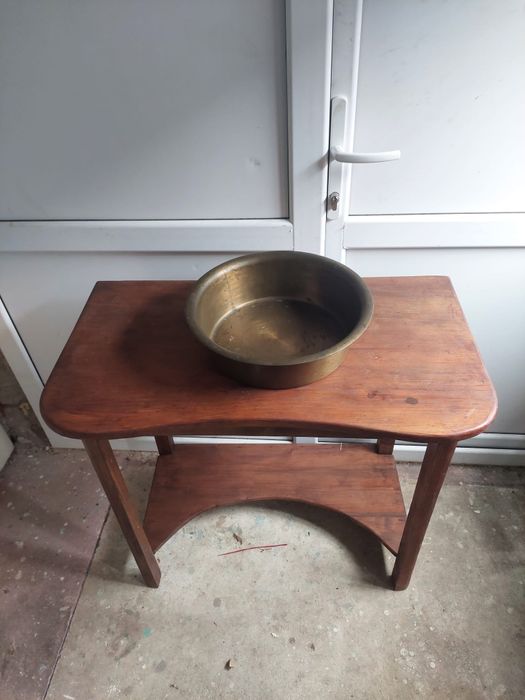 Masa țărănească lemn tei cu lighean de alamă