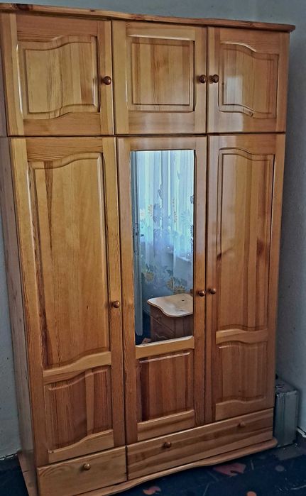 Комплект мебели от чам - гардероб, легло, нощно шкафче