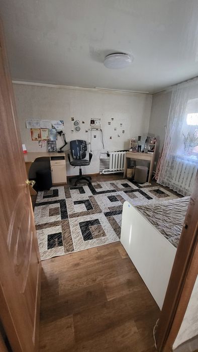 Срочно продам пол дома.