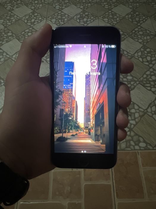 iPhone 6s sotiladi srochno aybi yuq