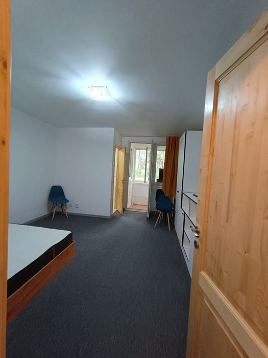 Inchiriez garsoniera