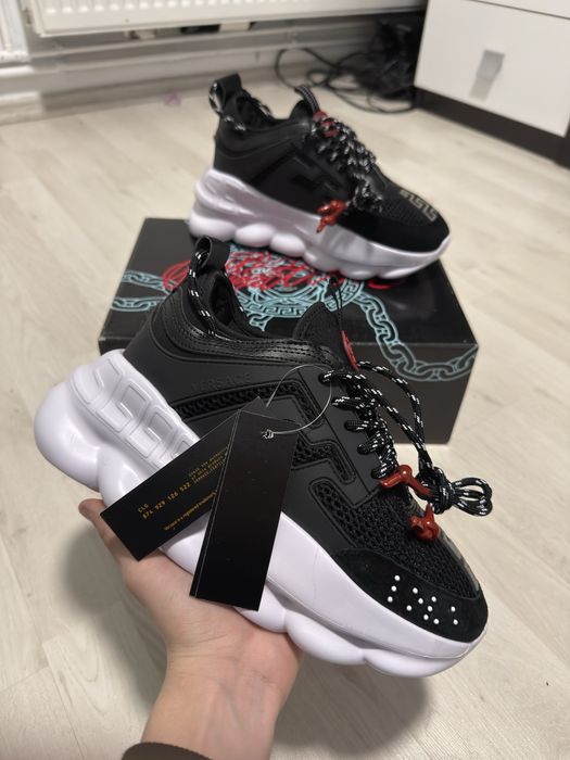 Versace chain reaction