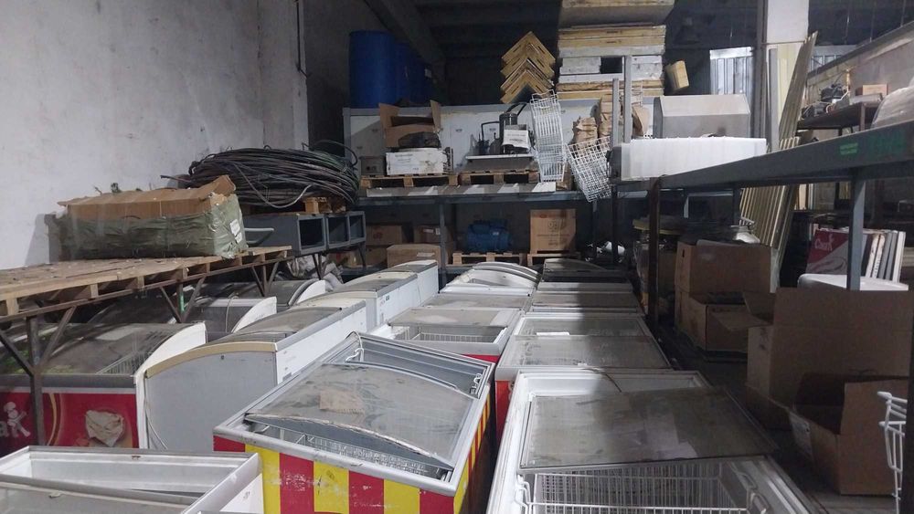 Холодильник, лари