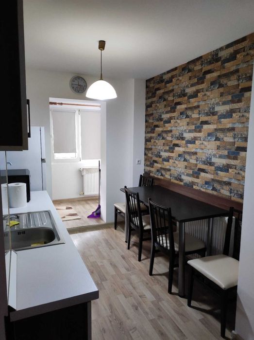 Închiriez apartament doua camere