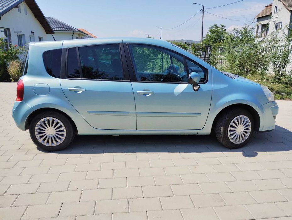 Vând Renault Grand Modus