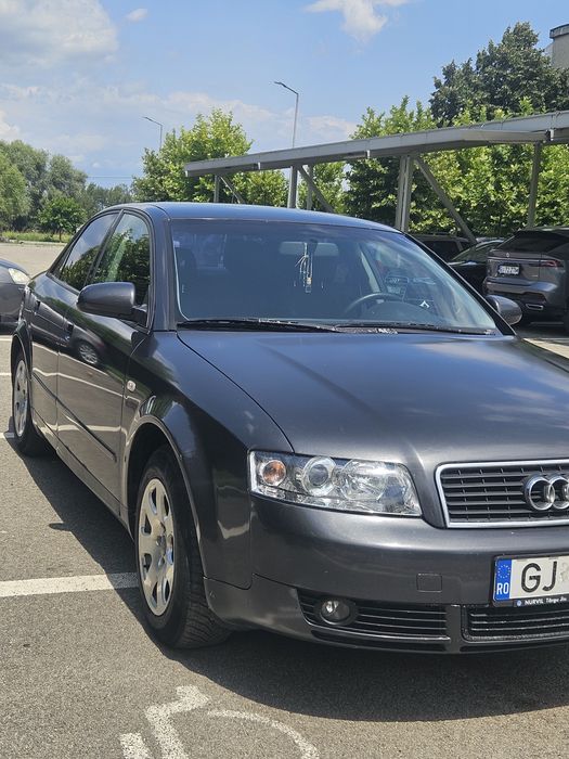 Vând Audi A4 limuzina