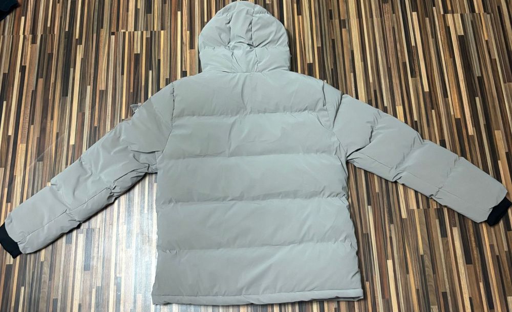 Vând geaca noua de bărbați Burberry