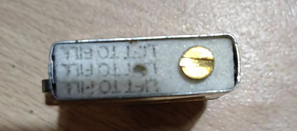 Bricheta Zippo 24335