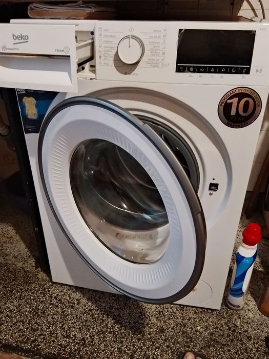 Продавам пералня Beko в добро състояние  още е гаранционна.