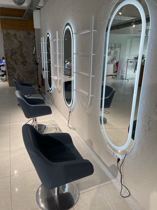 Vand 2 scaune coafor si 1 scafa CERIOTTI 10.000 lei