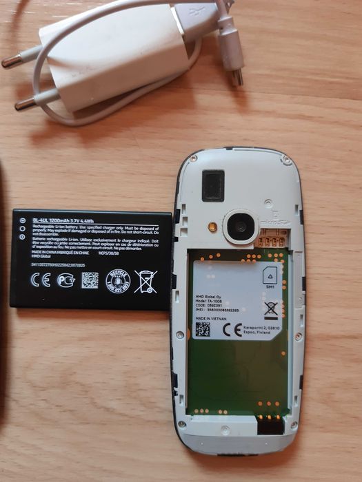 Телефон NOKIA TA-1008, със зарядно устройство