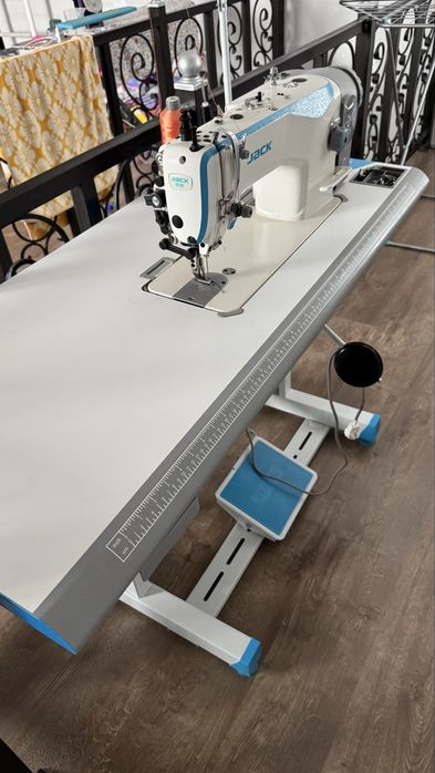 Продам швейную машинку