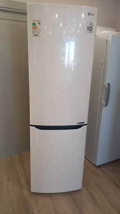 Продаю холодильник LG модель GA-B 429SECZ