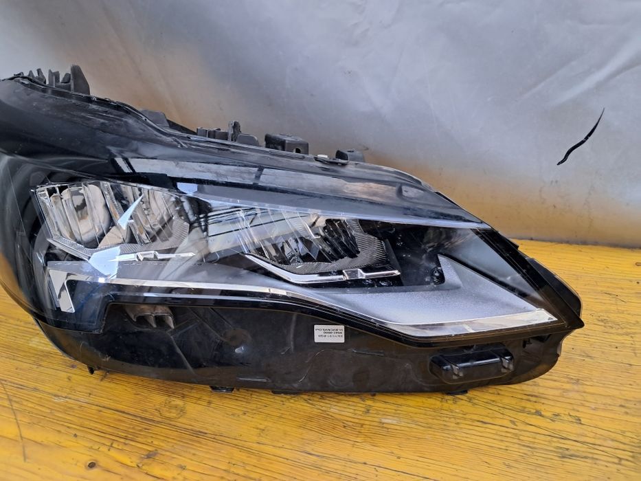Фар  пежо 308  2021 г Peugeot 308