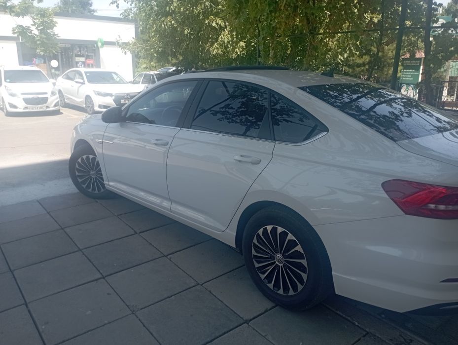 Volkswagen E Lavida
