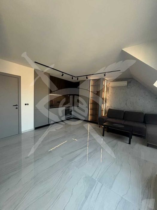 Продава се Четиристаен апартамент в София, Център - 89 кв.м за 1880 €/кв.м - Снимка #2