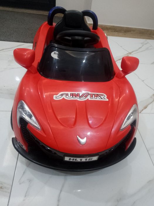 Червена акумулаторна кола