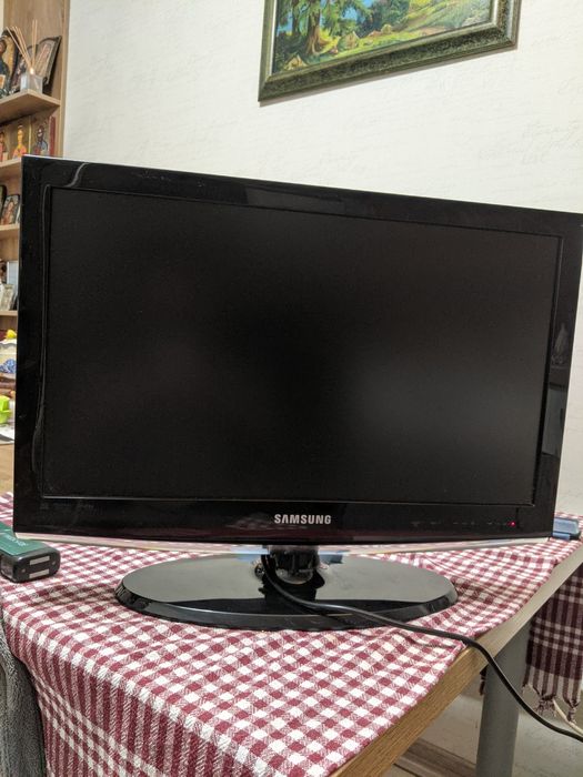 Телевизор Samsung 22 инча за ремонт или части