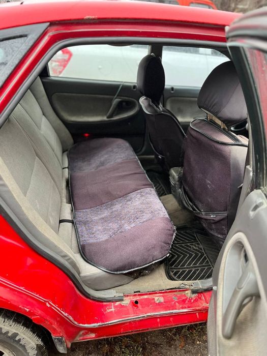 Продам машину мазда кронс