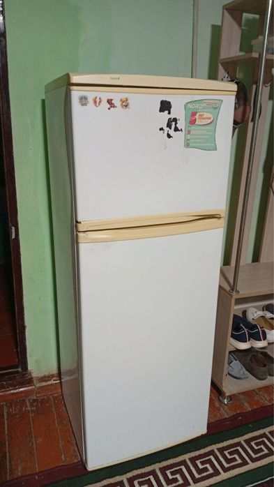 Холодильник сатилады срочно