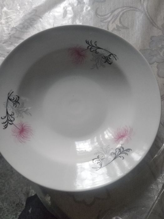 Продам тарелки советские 2 штуки