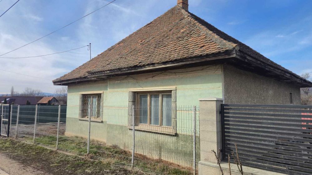 Casa de caramida 123 mp, cu teren de 1242 mp in Bodoc