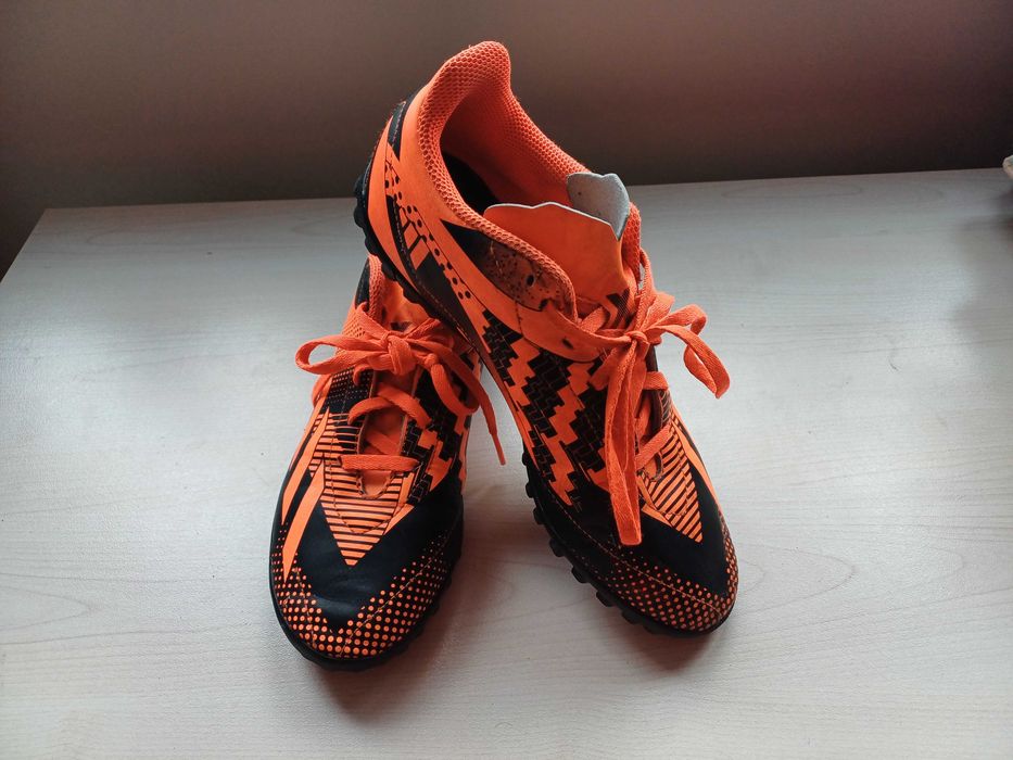 Футболни стоножки adidas