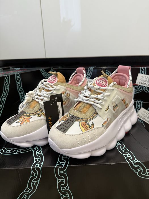 Versace chain reaction