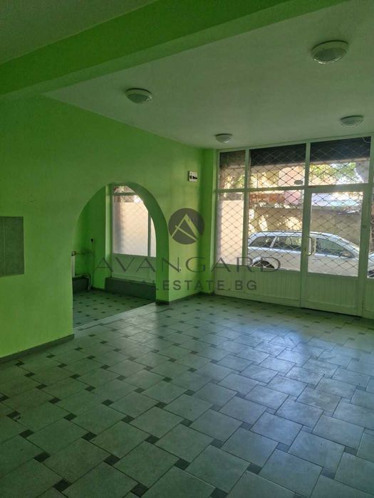 Продава се Магазин в Пловдив, Кършияка - 80 кв.м за 1428 €/кв.м - Снимка #1