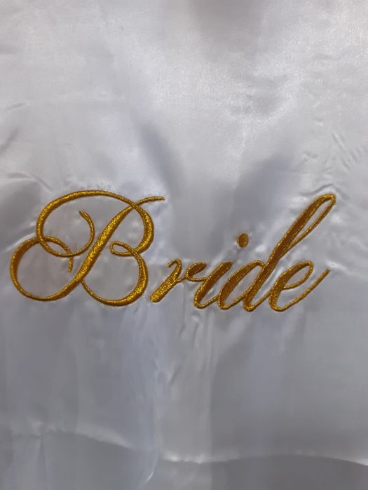 OFERTA—-Halat pt mireasa, model deosebit