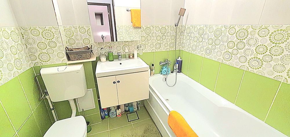 Închiriez ap 1 cam ultracentral (Statuia Nespălată) et3 dec f spațios