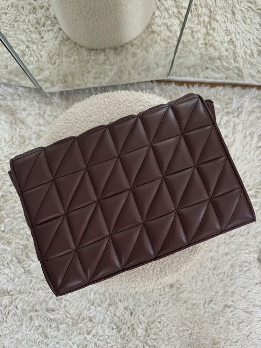 Чанти на NA-KD, Mango, Zara и други