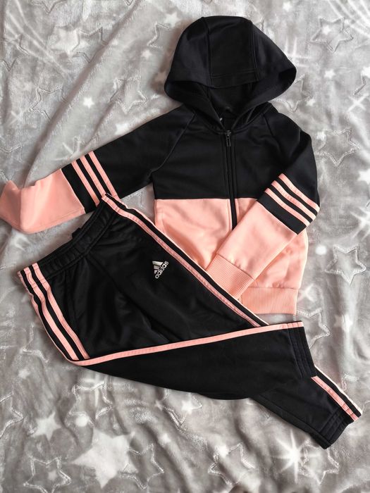 Детски екипи Адидас