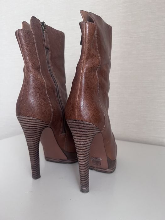 Продам кожаные ботильоны Nine West