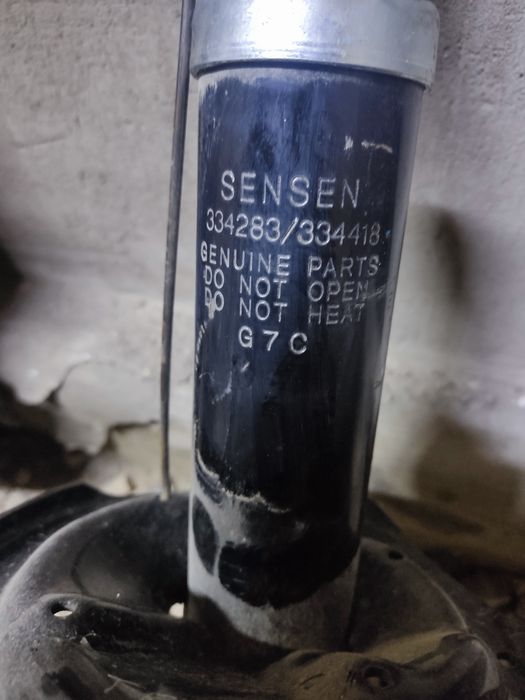 Новые передние стойки. Мазда