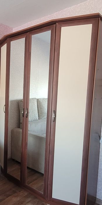 Продам шкаф в комнату