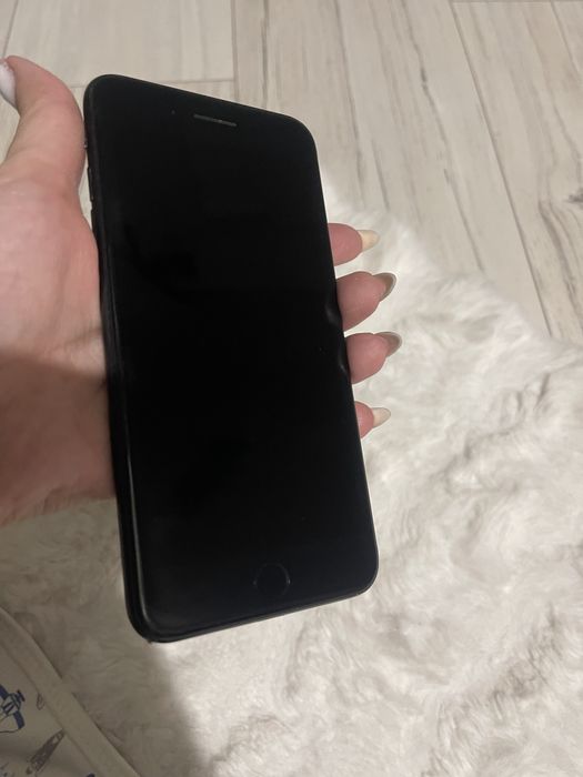 Iphone 7 plus продам