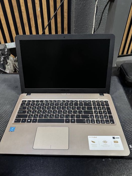 Ноутбук новый Asus