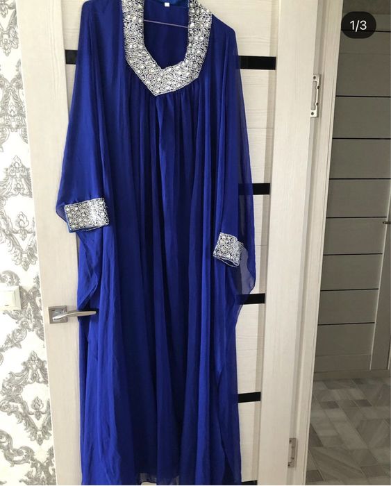 Продам платья вечерние