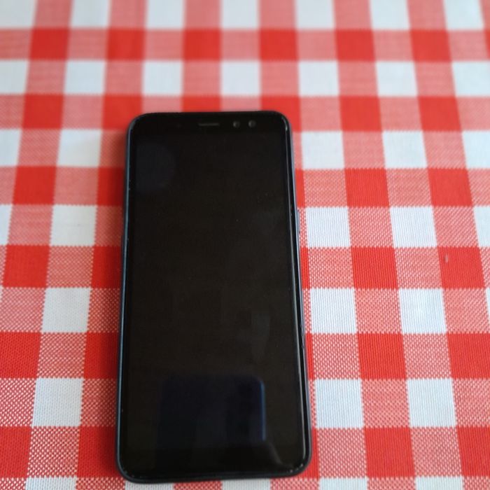 SamsungA8 ideal holatda